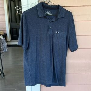Men’s Vineyard vines navy blue stripe short sleeve shirt. Size S